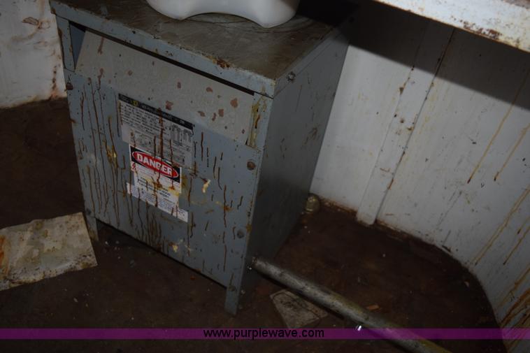 image for item H9274 1994 Trailmann enclosed trailer