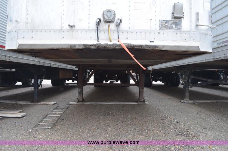 image for item H9275 1987 Dorsey dry van trailer