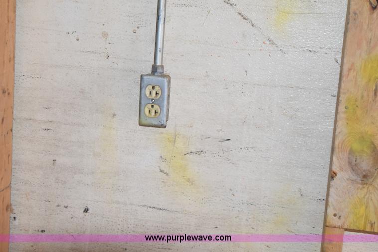 image for item H9275 1987 Dorsey dry van trailer