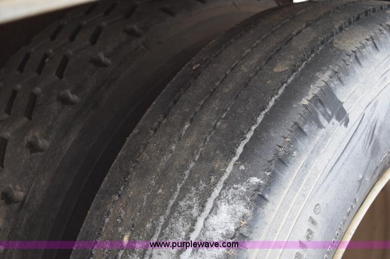 image for item H9275 1987 Dorsey dry van trailer