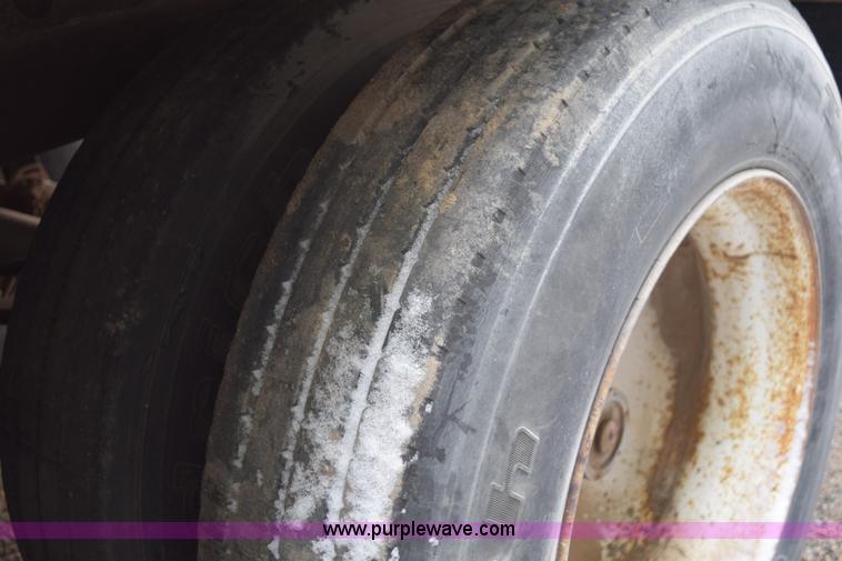 image for item H9275 1987 Dorsey dry van trailer