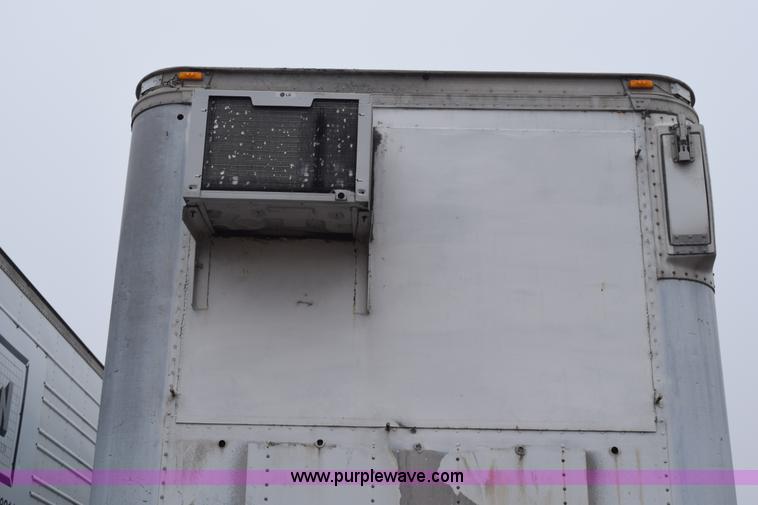 image for item H9277 1981 American dry van trailer