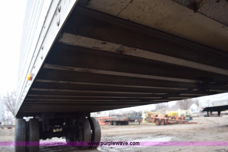 image for item H9277 1981 American dry van trailer