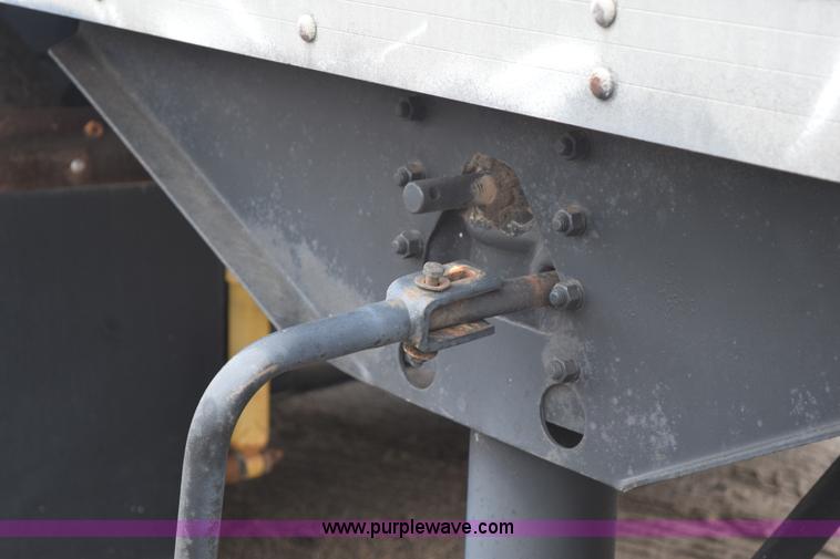 image for item H9277 1981 American dry van trailer