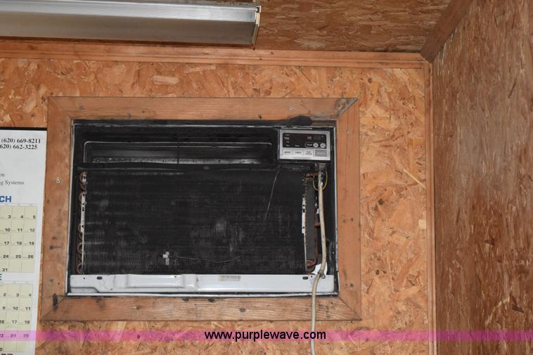 image for item H9277 1981 American dry van trailer