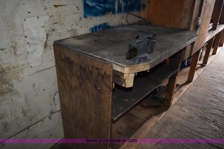 image for item H9277 1981 American dry van trailer