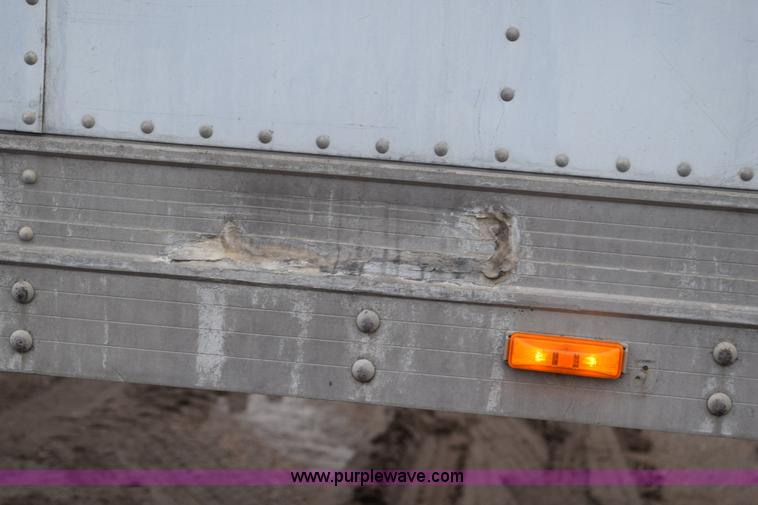 image for item H9277 1981 American dry van trailer