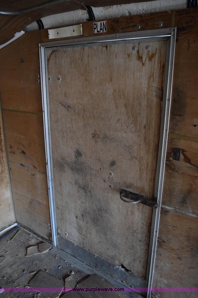 image for item H9279 1995 Wells Cargo enclosed trailer