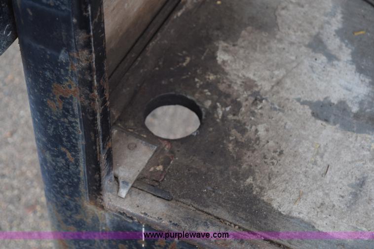 image for item H9279 1995 Wells Cargo enclosed trailer