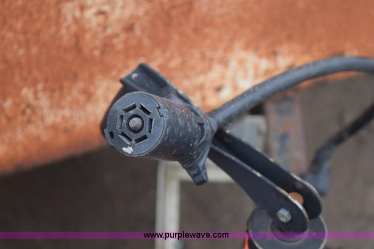 image for item H9279 1995 Wells Cargo enclosed trailer