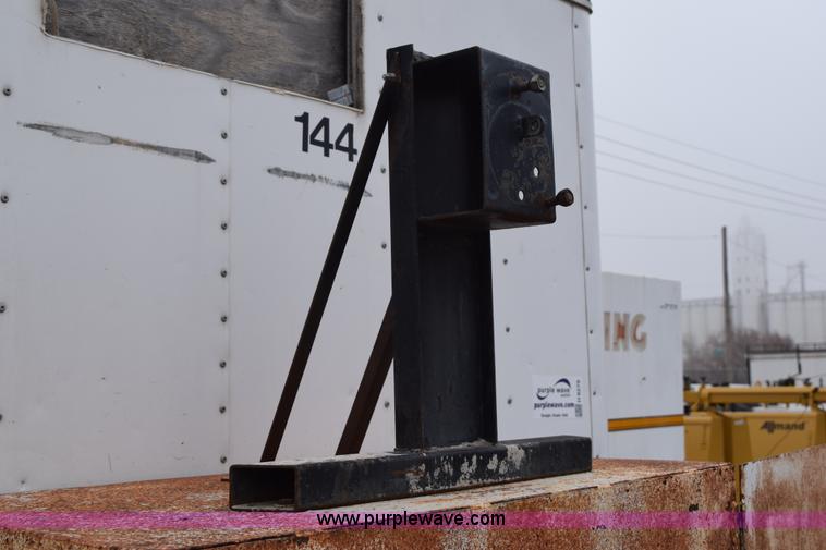 image for item H9279 1995 Wells Cargo enclosed trailer
