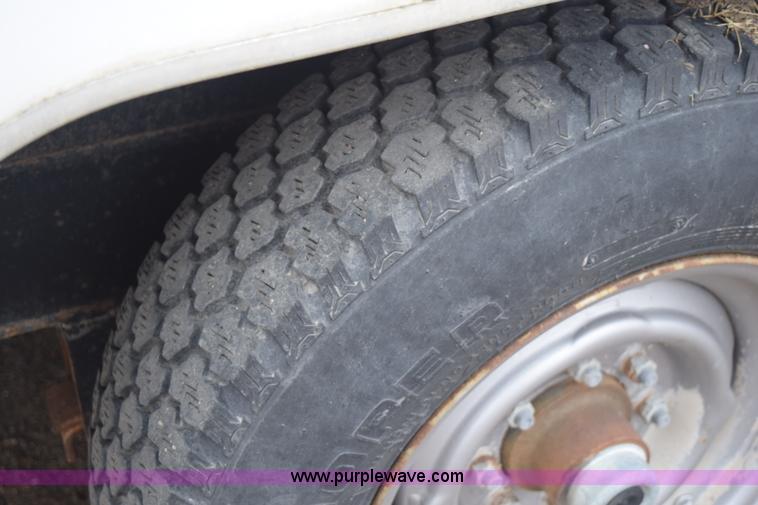 image for item H9279 1995 Wells Cargo enclosed trailer