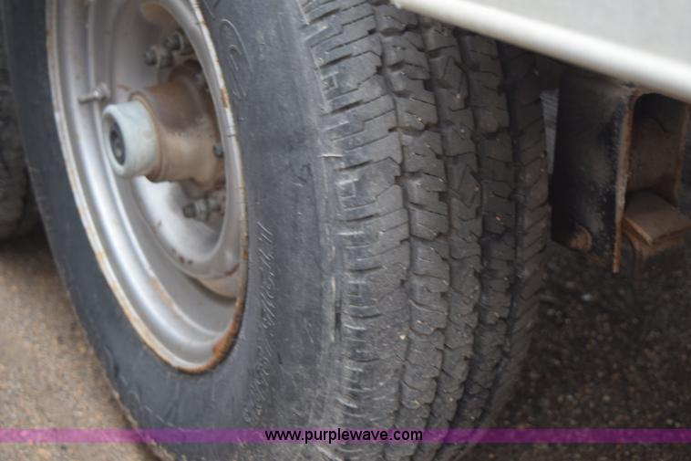 image for item H9279 1995 Wells Cargo enclosed trailer