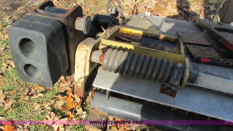 image for item I3137 Maxon GPTLR33 tailgate lift