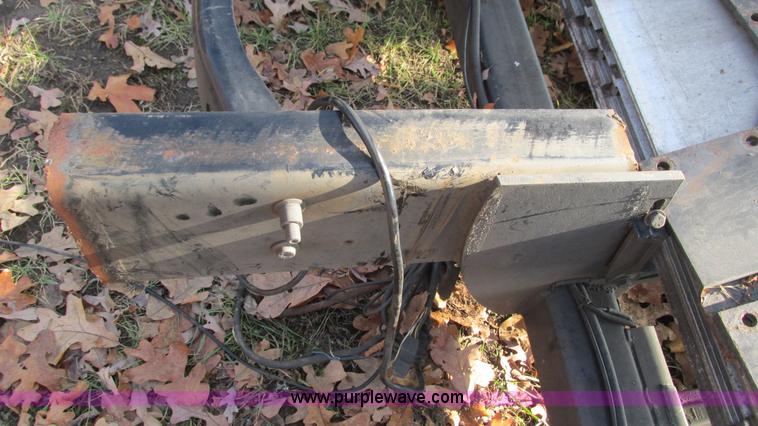 image for item I3137 Maxon GPTLR33 tailgate lift