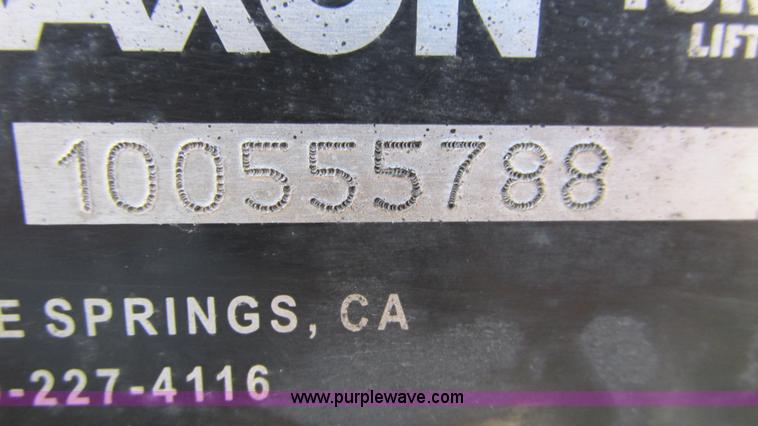 image for item I3137 Maxon GPTLR33 tailgate lift