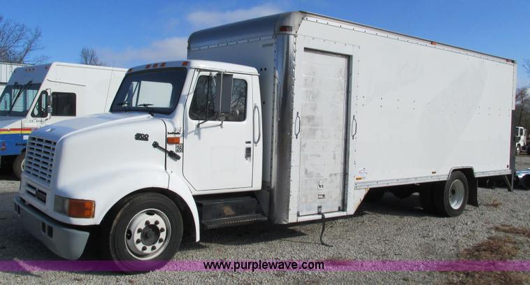 image for item I3142 1995 International 4700LPX box truck