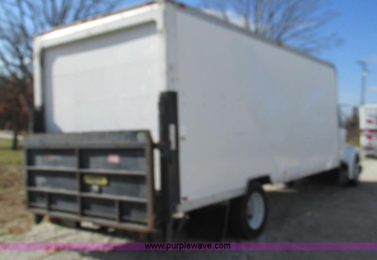 image for item I3142 1995 International 4700LPX box truck