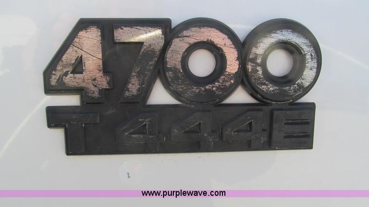 image for item I3142 1995 International 4700LPX box truck