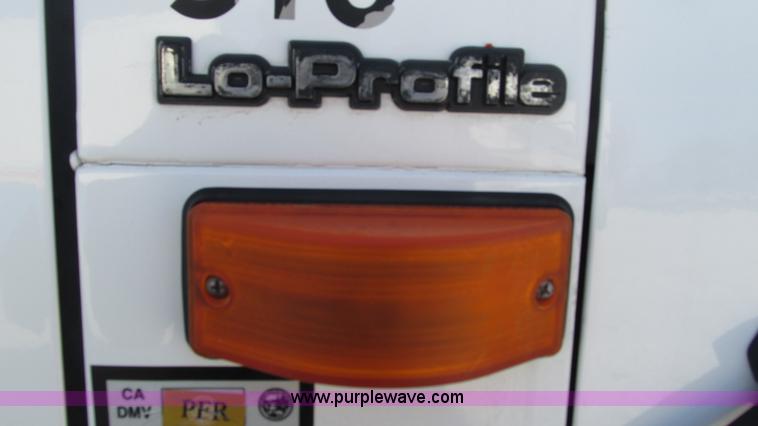 image for item I3142 1995 International 4700LPX box truck