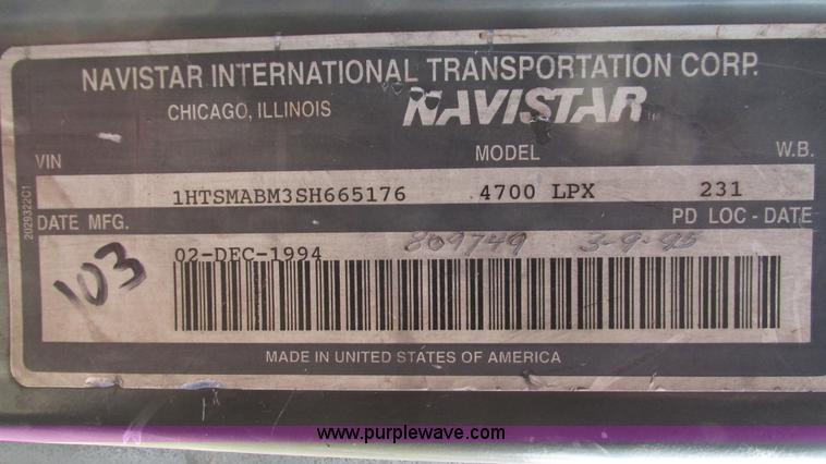 image for item I3142 1995 International 4700LPX box truck