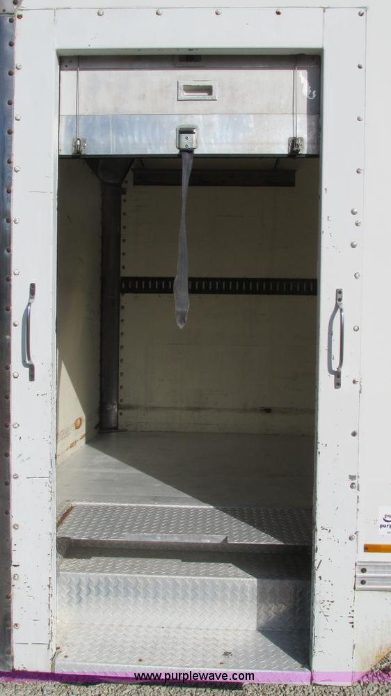 image for item I3142 1995 International 4700LPX box truck