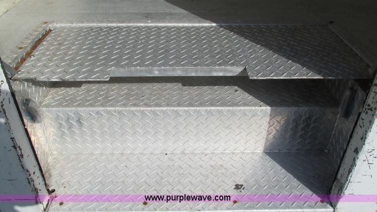 image for item I3142 1995 International 4700LPX box truck