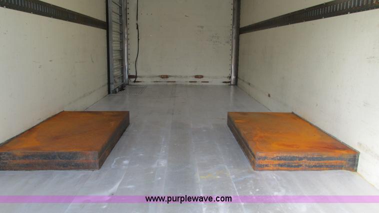 image for item I3142 1995 International 4700LPX box truck