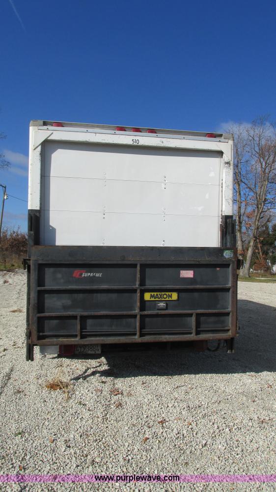 image for item I3142 1995 International 4700LPX box truck