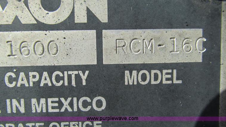 image for item I3142 1995 International 4700LPX box truck