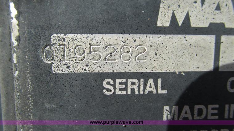 image for item I3142 1995 International 4700LPX box truck