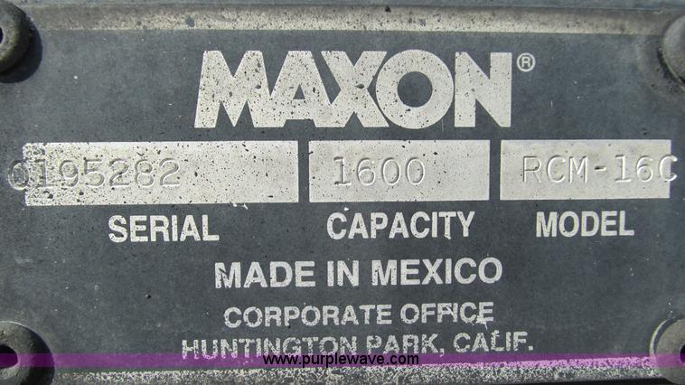 image for item I3142 1995 International 4700LPX box truck