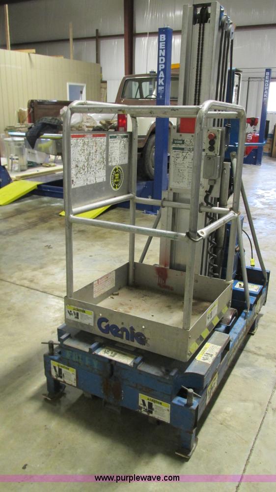 image for item I3143 Genie IWP-24 vertical lift
