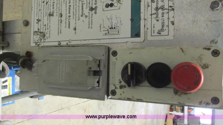 image for item I3143 Genie IWP-24 vertical lift