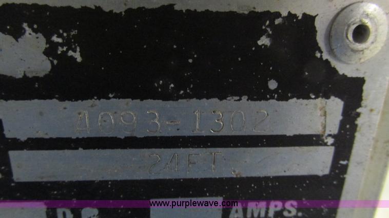 image for item I3143 Genie IWP-24 vertical lift