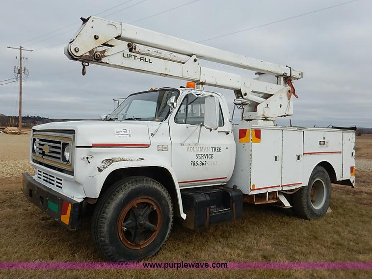 image for item I5182 1985 Chevrolet Custom Deluxe 60 bucket truck