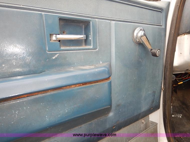 image for item I5182 1985 Chevrolet Custom Deluxe 60 bucket truck