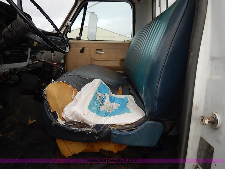 image for item I5182 1985 Chevrolet Custom Deluxe 60 bucket truck