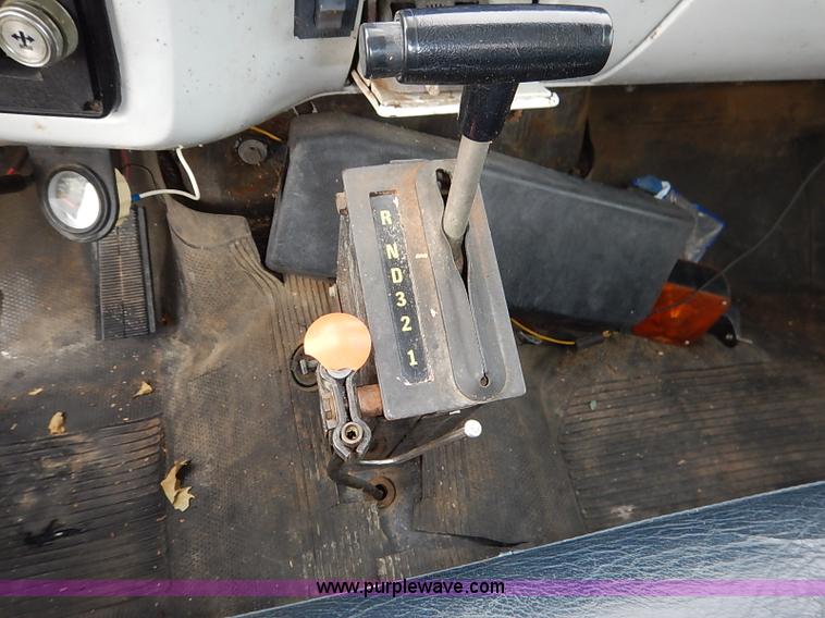 image for item I5182 1985 Chevrolet Custom Deluxe 60 bucket truck