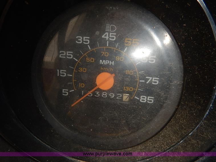 image for item I5182 1985 Chevrolet Custom Deluxe 60 bucket truck