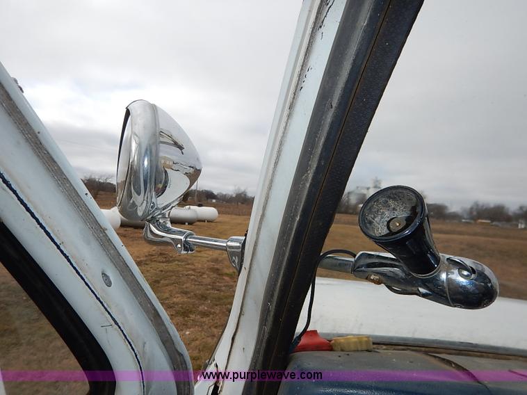 image for item I5182 1985 Chevrolet Custom Deluxe 60 bucket truck