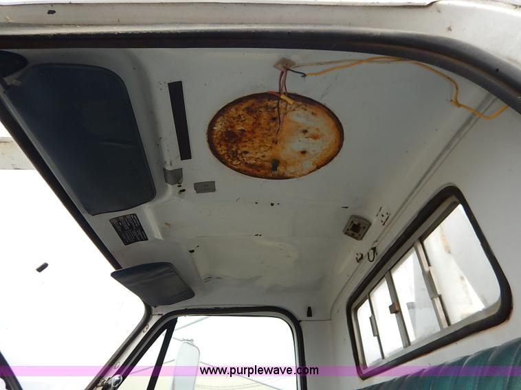 image for item I5182 1985 Chevrolet Custom Deluxe 60 bucket truck