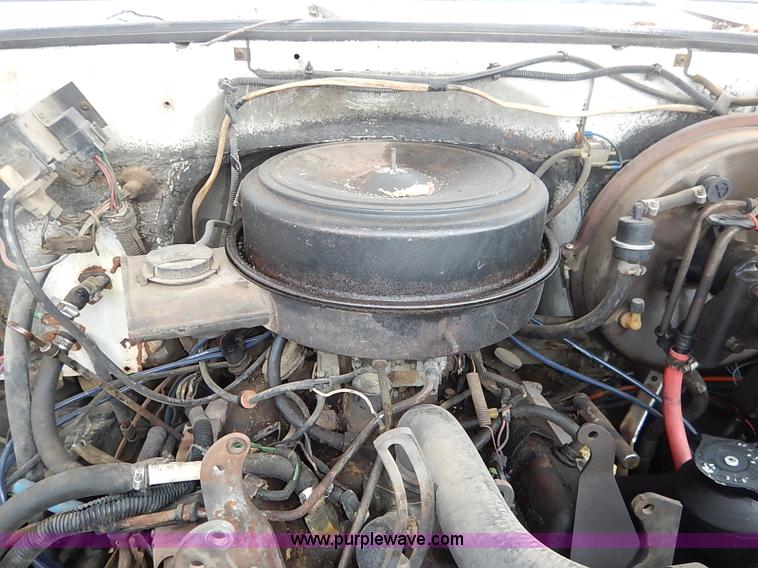 image for item I5182 1985 Chevrolet Custom Deluxe 60 bucket truck