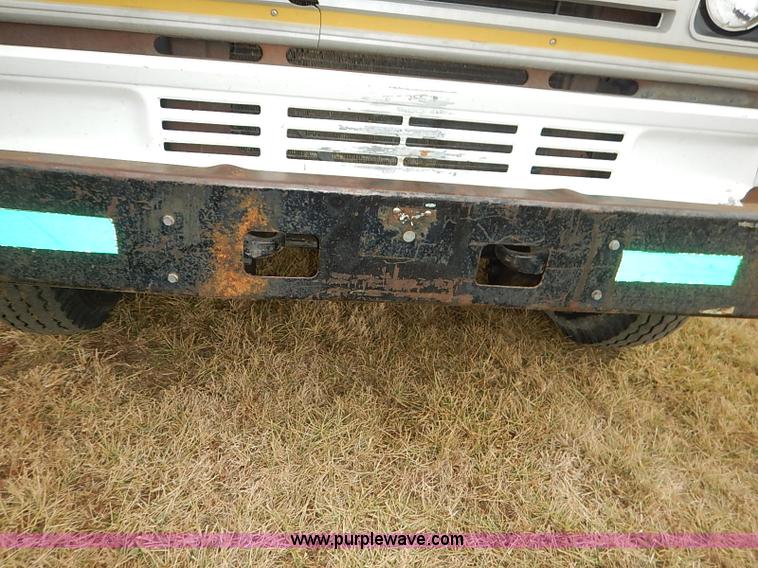 image for item I5182 1985 Chevrolet Custom Deluxe 60 bucket truck