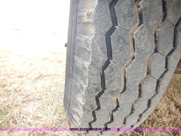 image for item I5182 1985 Chevrolet Custom Deluxe 60 bucket truck