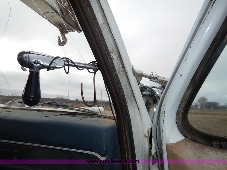 image for item I5182 1985 Chevrolet Custom Deluxe 60 bucket truck