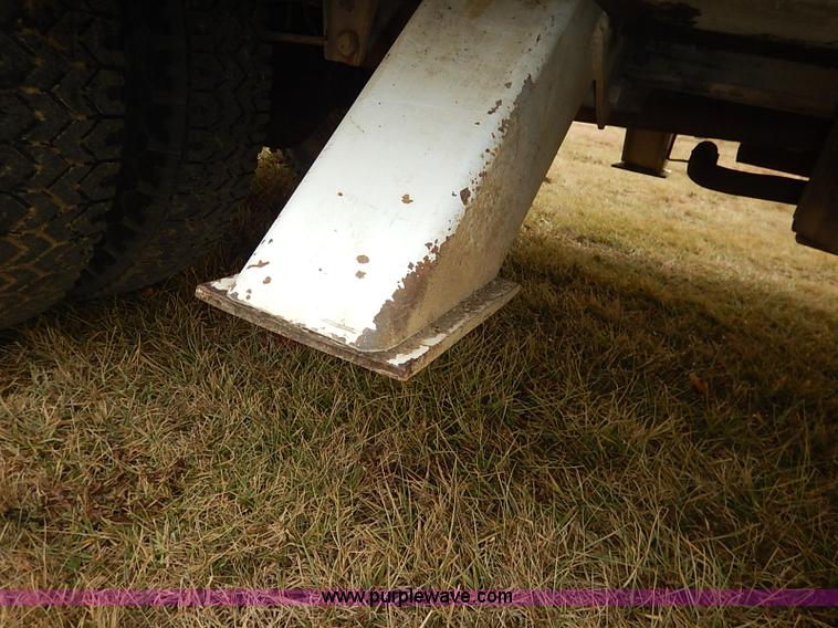 image for item I5182 1985 Chevrolet Custom Deluxe 60 bucket truck