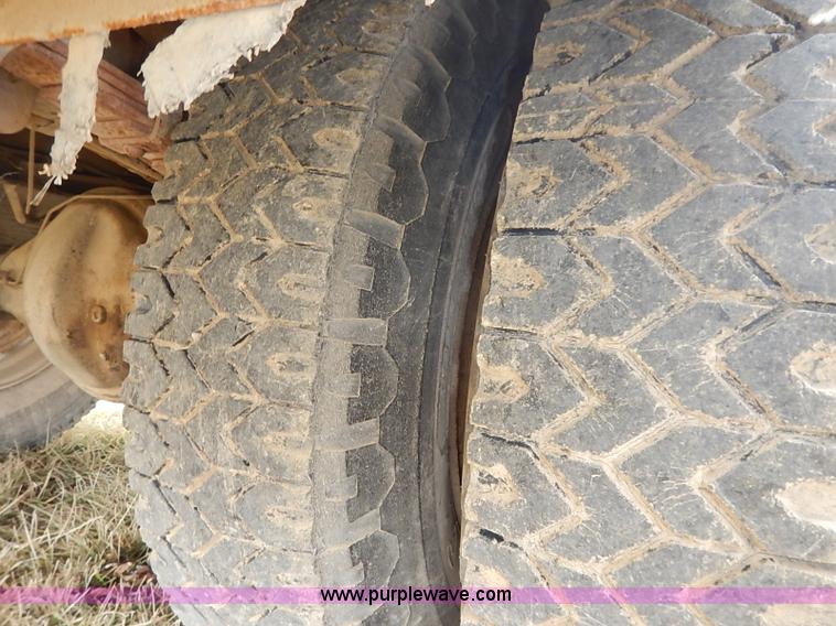 image for item I5182 1985 Chevrolet Custom Deluxe 60 bucket truck