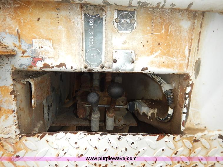 image for item I5182 1985 Chevrolet Custom Deluxe 60 bucket truck