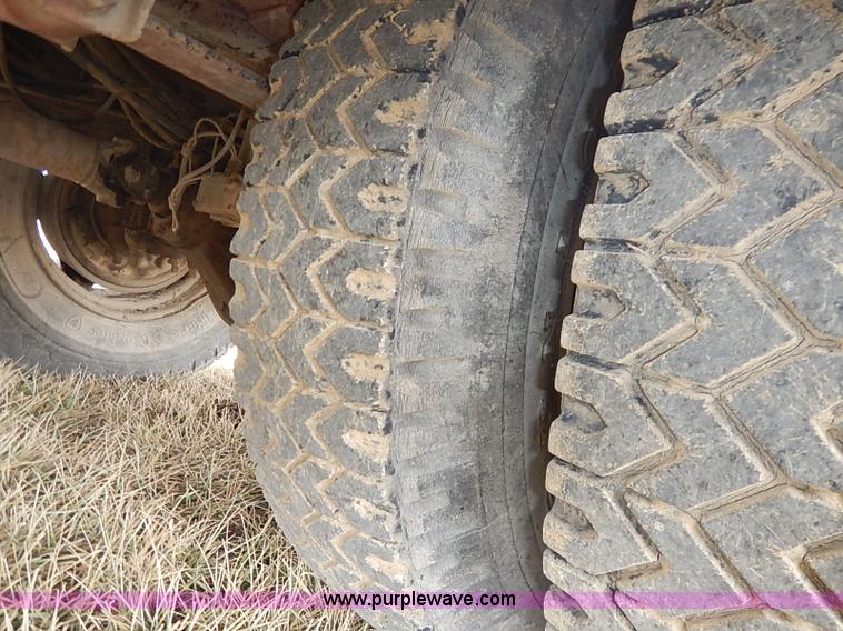 image for item I5182 1985 Chevrolet Custom Deluxe 60 bucket truck